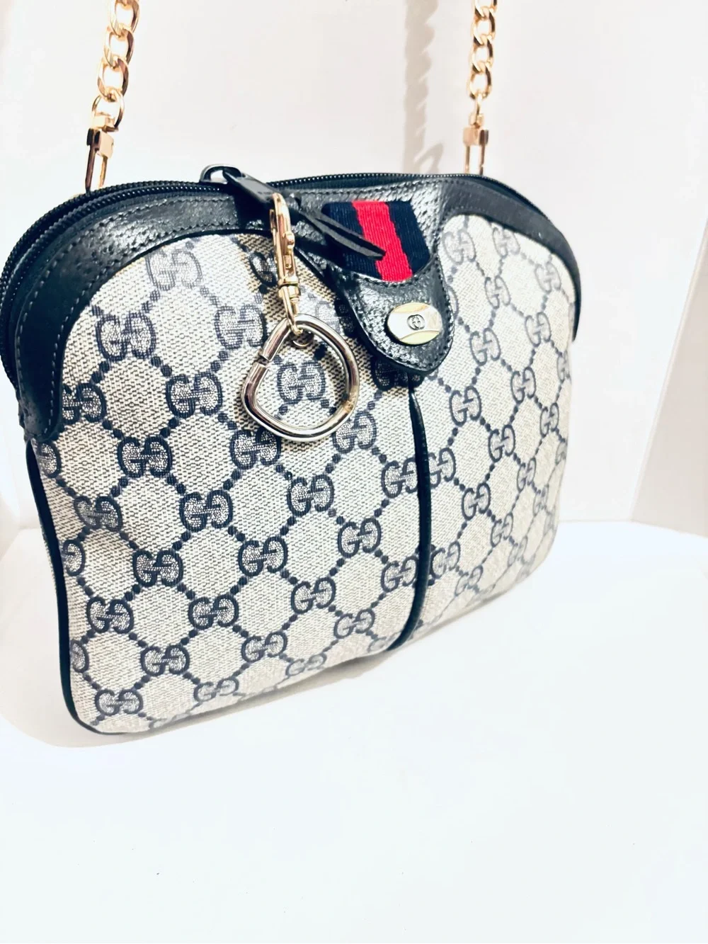 Gucci classic gg